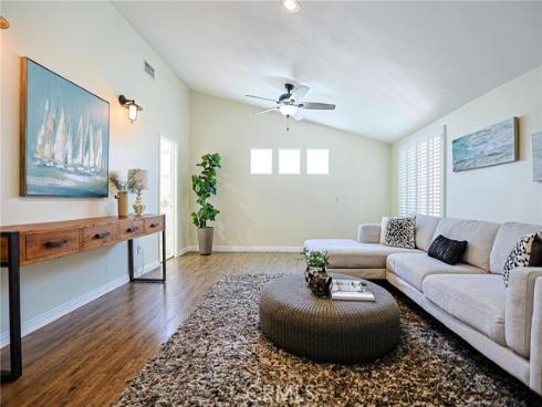 320 7th , Huntington Beach, CA