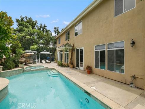 18682 Jockey Circle, Huntington Beach, CA
