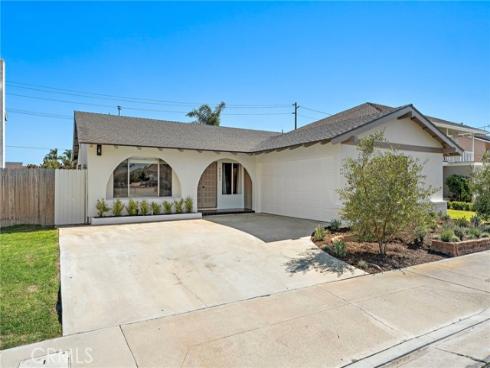 9582 Hightide Drive, Huntington Beach, CA