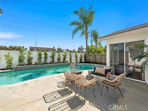9582 Hightide Drive, Huntington Beach, CA