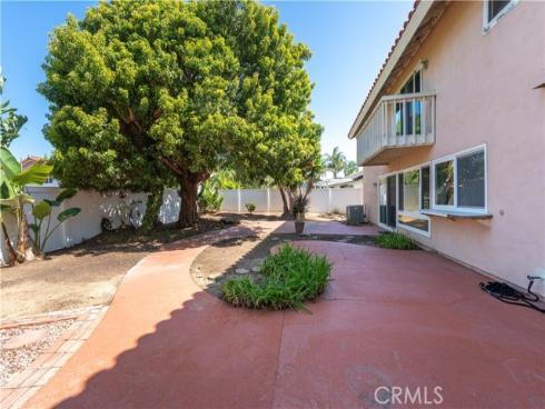 19441 Summer Breeze Lane, Huntington Beach, CA