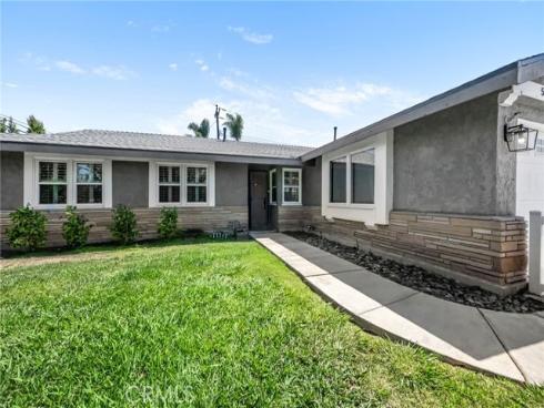5972 Meadowlark Drive, Huntington Beach, CA