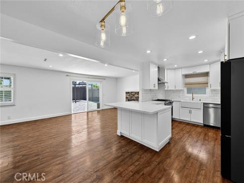 5972 Meadowlark Drive, Huntington Beach, CA