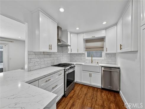 5972 Meadowlark Drive, Huntington Beach, CA