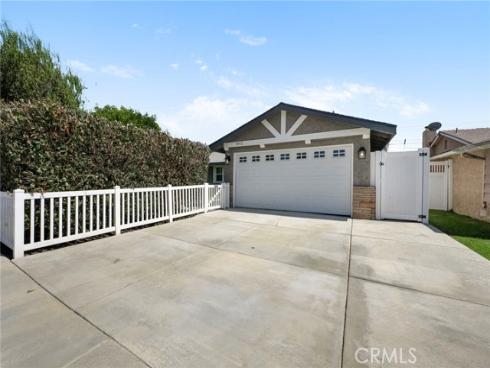 5972 Meadowlark Drive, Huntington Beach, CA