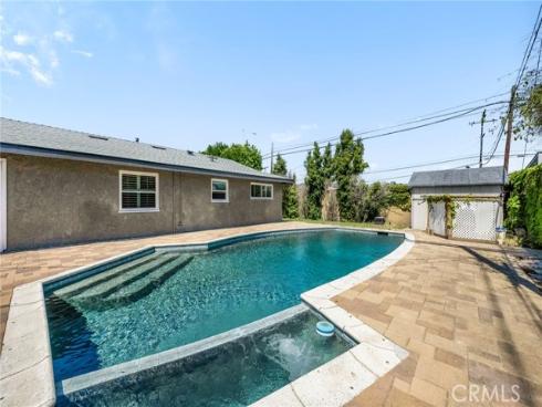 5972 Meadowlark Drive, Huntington Beach, CA