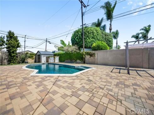 5972 Meadowlark Drive, Huntington Beach, CA