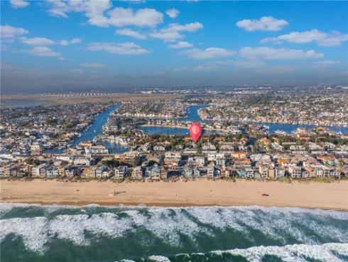 16922 Pacific Coast Hwy 102 , Huntington Beach, CA