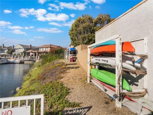 16922 Pacific Coast Hwy 102 , Huntington Beach, CA