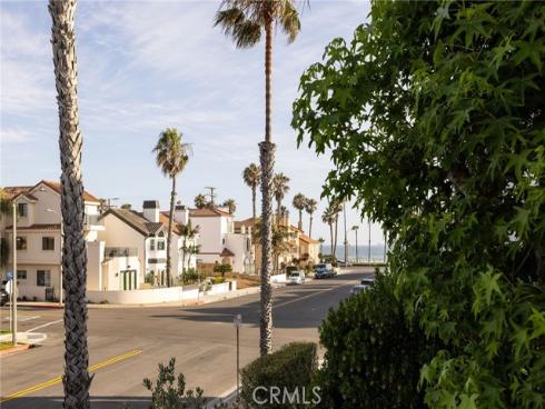 207  21st  , Huntington Beach, CA