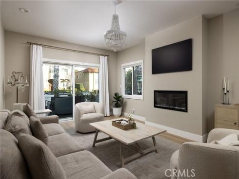 207  21st  , Huntington Beach, CA