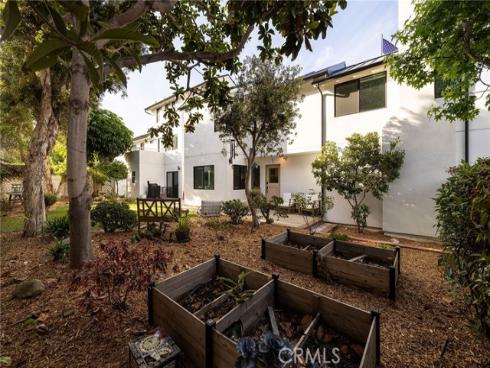 207  21st  , Huntington Beach, CA