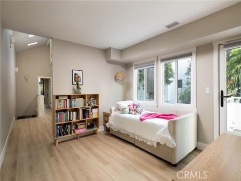 207  21st  , Huntington Beach, CA