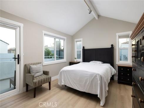 207  21st  , Huntington Beach, CA