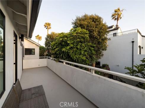 207  21st  , Huntington Beach, CA