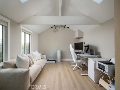 207  21st  , Huntington Beach, CA