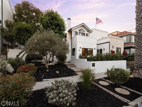 207  21st  , Huntington Beach, CA