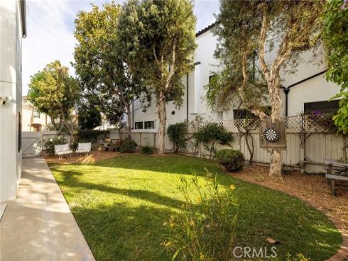 207  21st  , Huntington Beach, CA