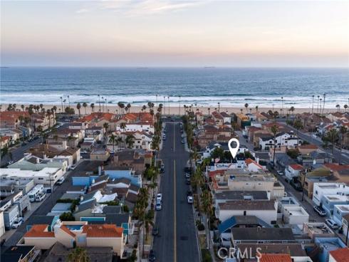 207  21st  , Huntington Beach, CA