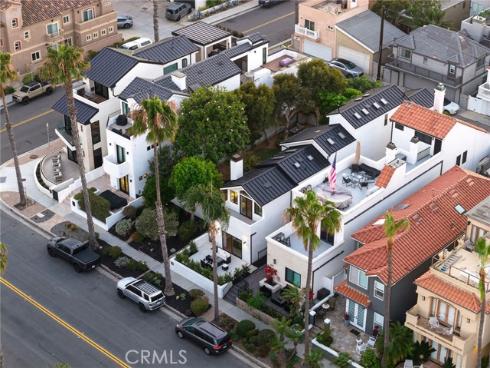 207  21st  , Huntington Beach, CA