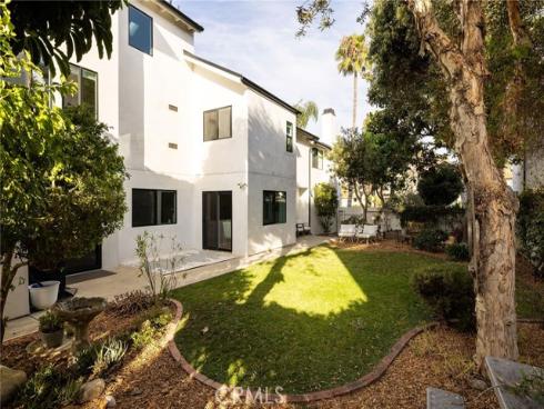 207  21st  , Huntington Beach, CA