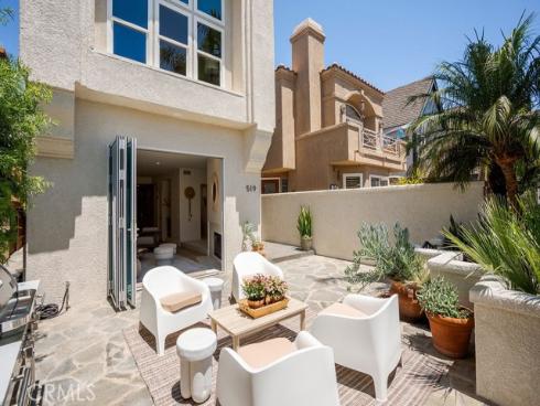 519 10th , Huntington Beach, CA