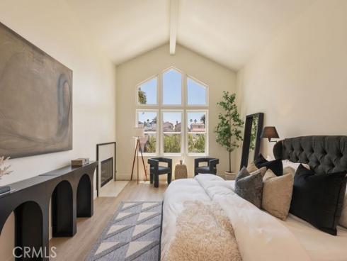 519 10th , Huntington Beach, CA
