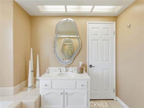 19225 Seabrook , Huntington Beach, CA