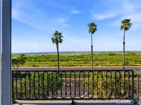 19225 Seabrook , Huntington Beach, CA