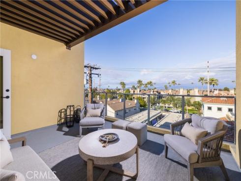 414  Main  420  Street, Huntington Beach, CA