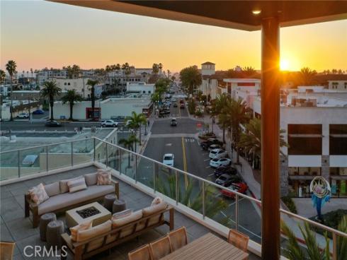 414  Main  420  Street, Huntington Beach, CA