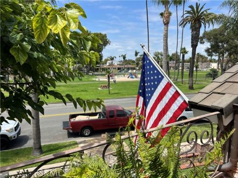 920 11th , Huntington Beach, CA