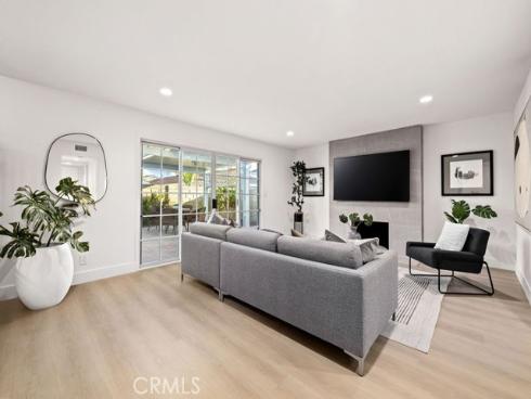 6882 Loyola Drive, Huntington Beach, CA