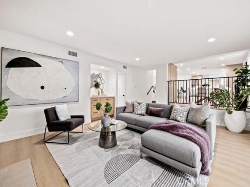 6882 Loyola Drive, Huntington Beach, CA