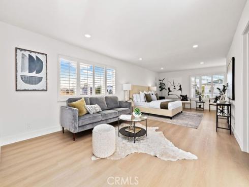 6882 Loyola Drive, Huntington Beach, CA