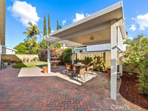 6882 Loyola Drive, Huntington Beach, CA