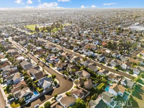 6882 Loyola Drive, Huntington Beach, CA