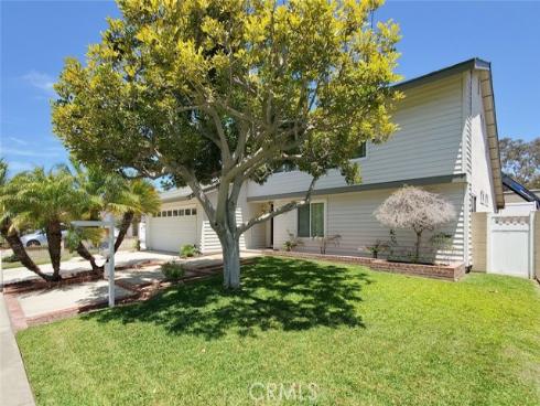6631  Wrenfield   Drive, Huntington Beach, CA