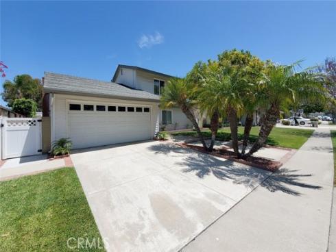 6631  Wrenfield   Drive, Huntington Beach, CA