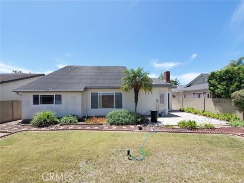 6631  Wrenfield   Drive, Huntington Beach, CA