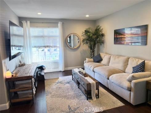 422  8th   Street, Huntington Beach, CA