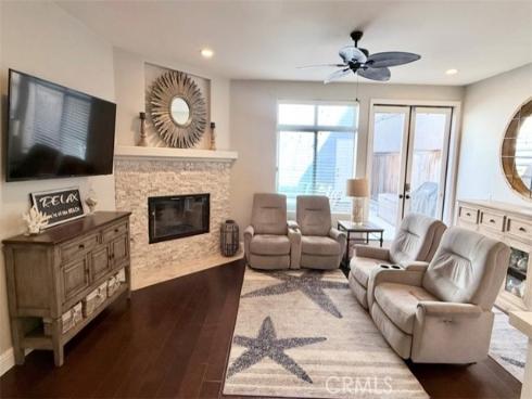 422  8th   Street, Huntington Beach, CA