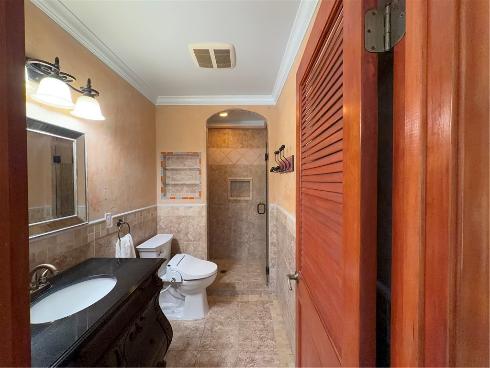 21081 White Horse Ln , Huntington Beach, CA