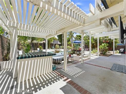 17982 Dellglen Circle, Huntington Beach, CA