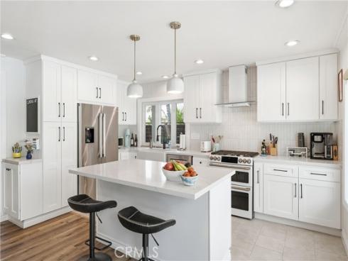 17982 Dellglen Circle, Huntington Beach, CA