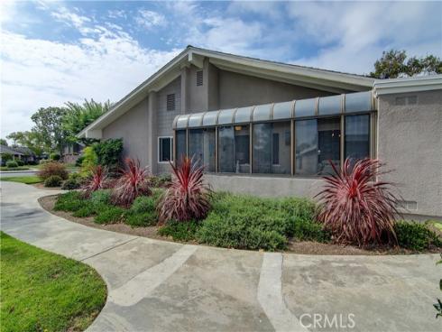 8566 Trinity 816D Circle, Huntington Beach, CA