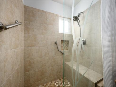 4682  Warner  C110 , Huntington Beach, CA