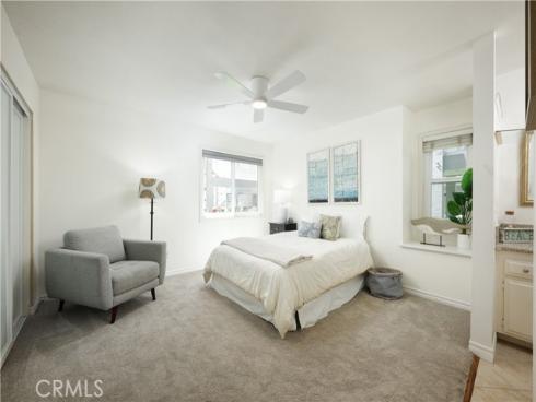 4682  Warner  C110 , Huntington Beach, CA