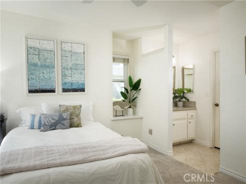 4682  Warner  C110 , Huntington Beach, CA