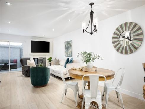 4682  Warner  C110 , Huntington Beach, CA